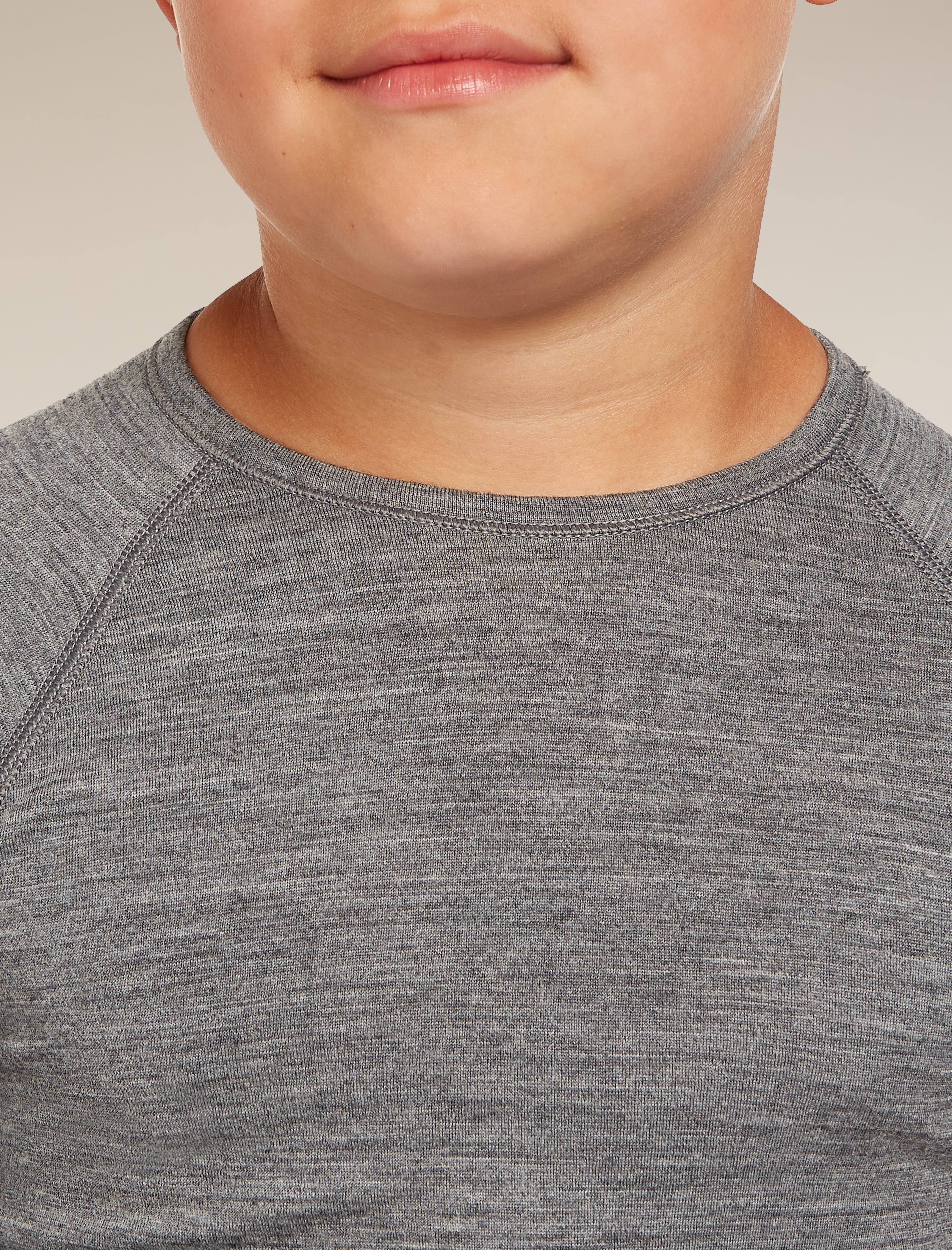 Kids’ Merino 200 Oasis Long Sleeve Crewe Thermal Top - Image 12